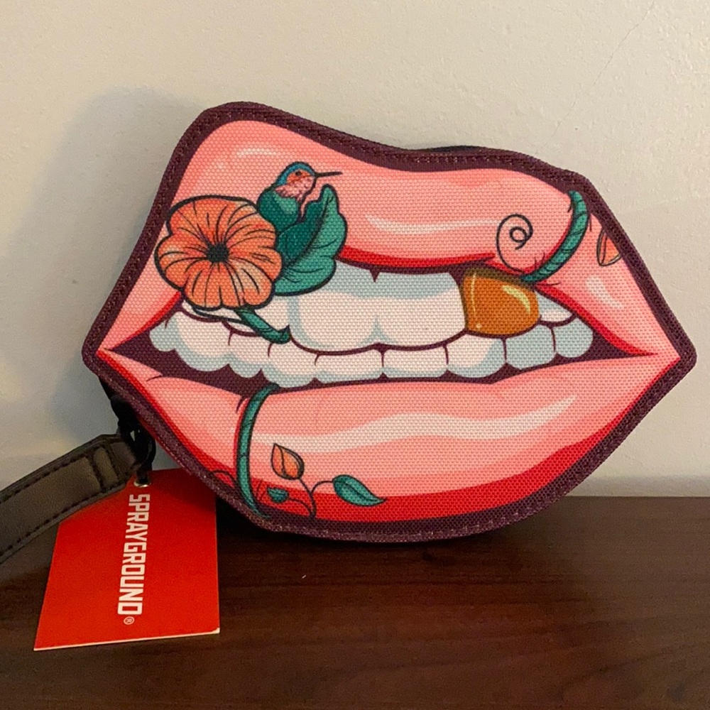 SPRAYGROUND LIPS MUTANT CLUTCH NWT